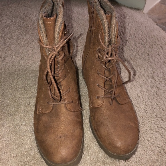 Brown boots - Picture 3 of 8